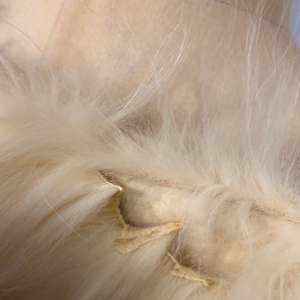 Elegant  vintage Cream Fur Shawl - Picture 5 of 9